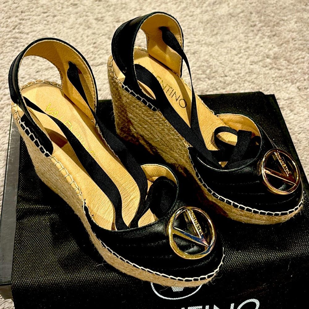 Brand new Valentino shoes made in Italy size 6 true to size